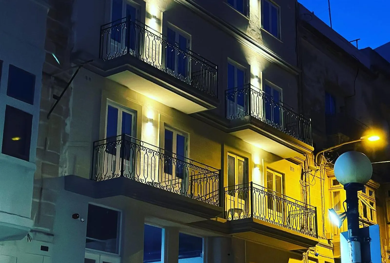 Guest house The Central Guesthouse Pieta