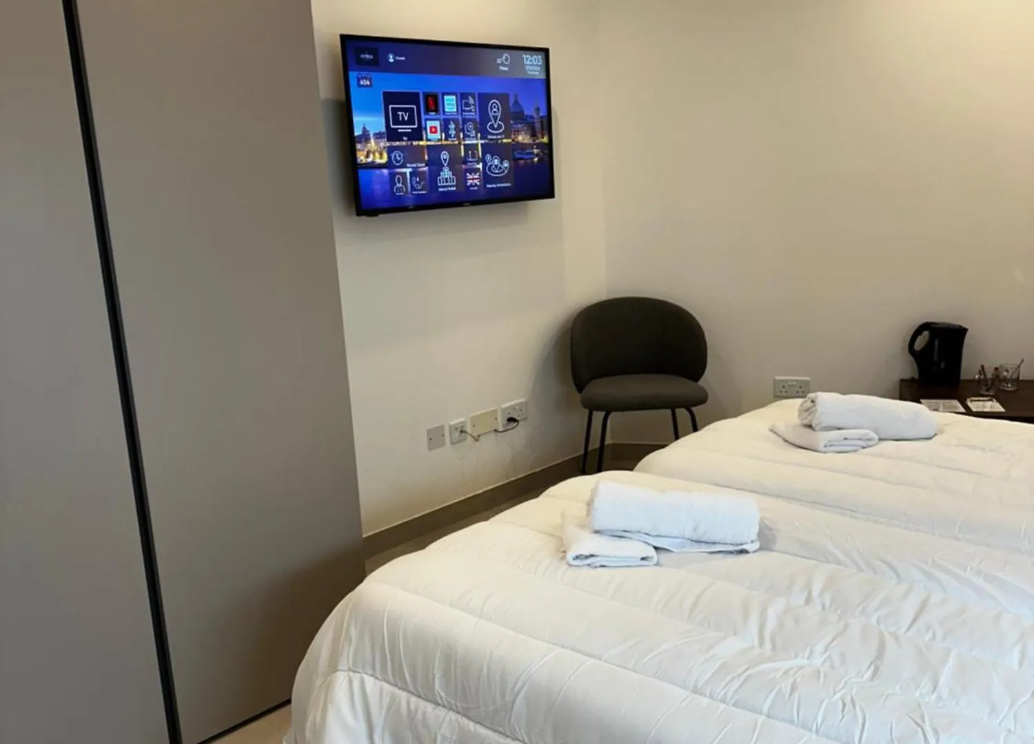 The Central Guesthouse Pieta 0*,  Malta
