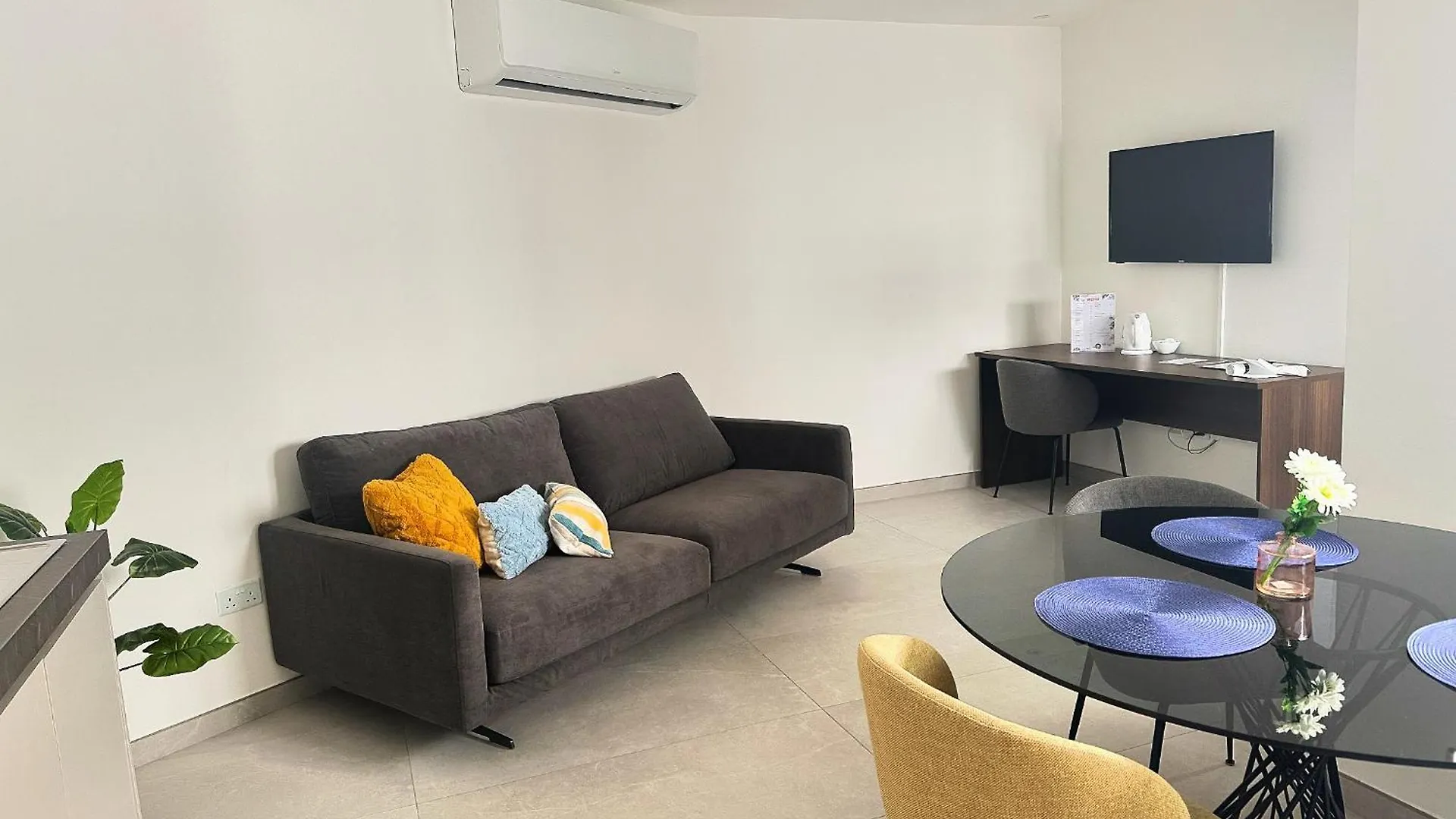 The Central Guesthouse Pieta Malta